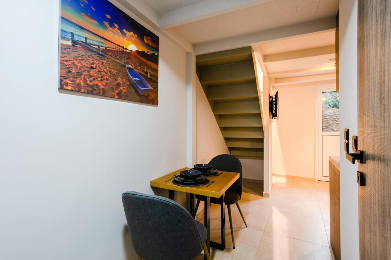 Uncover Kalamata'S Hidden Gem - Cosy City Nest Екстер'єр фото